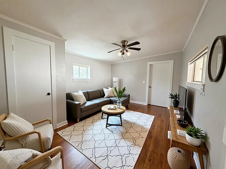 3107 Alameda Dr — Photo 2