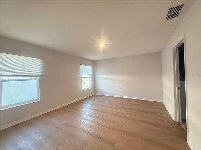 423 Kestrel Dr — Photo 9