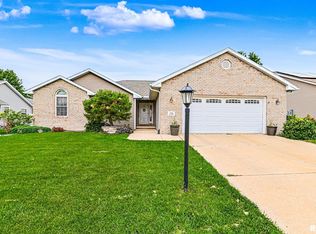 716 Simon St, Washington, IL 61571
