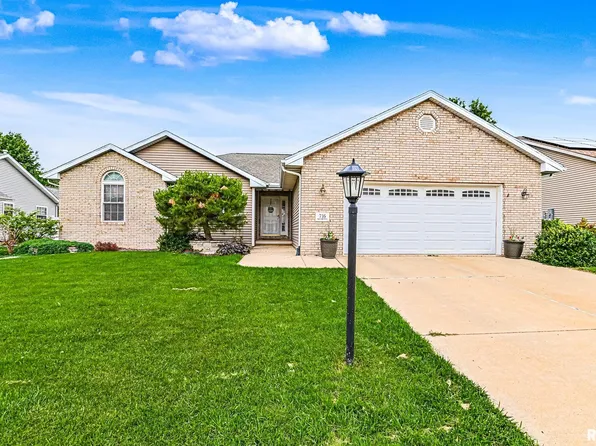 716 Simon St, Washington, IL 61571