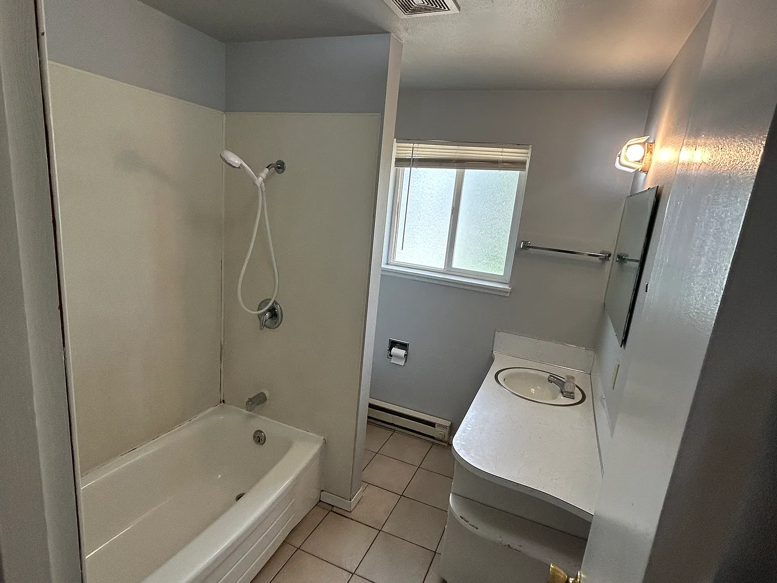 3 bed, 1500 sqft, $1,650 — Photo 3