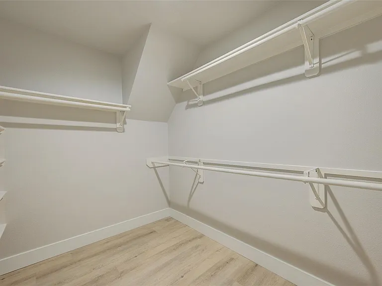 4931 Lake Catherine Ct — Photo 36