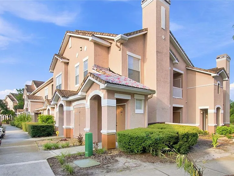 10467 Villa View Cir #10467 — Photo 1