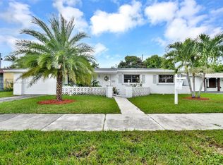 16521 SW 102nd Ct, Miami, FL 33157