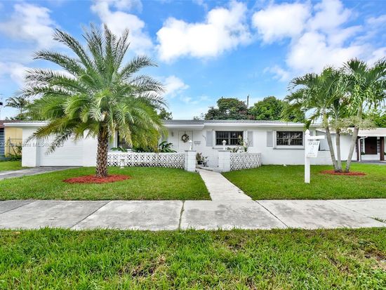 16521 SW 102nd Ct, Miami, FL 33157