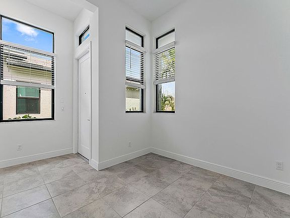 4th image of 9333 SW Pepoli Way