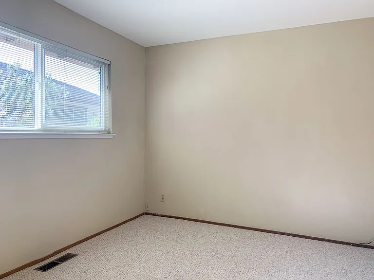 416 Pinehurst Ave — Photo 10