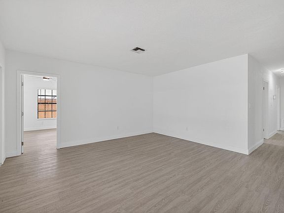 4th image of 4807 NE 18th Avenue