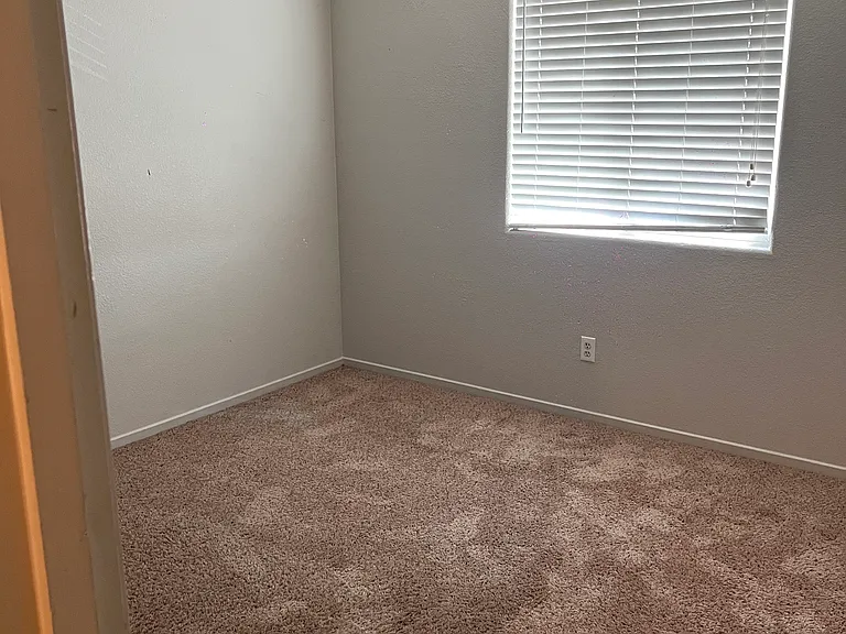 6047 Dresden Way — Photo 13