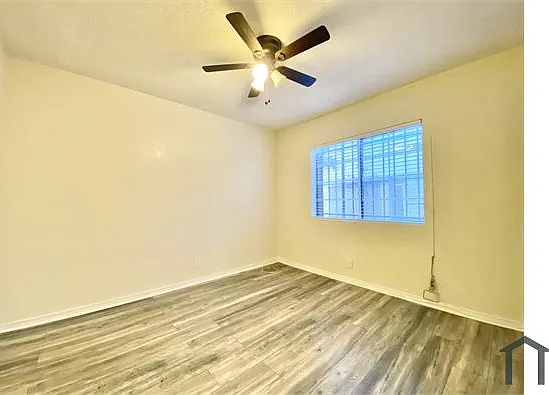 1554 E 21st St #2 — Photo 3