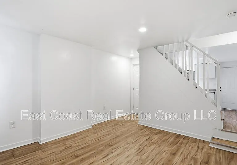 316 N High St — Photo 9