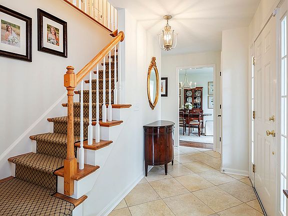 4th image of 4978 Elmcrest Ln