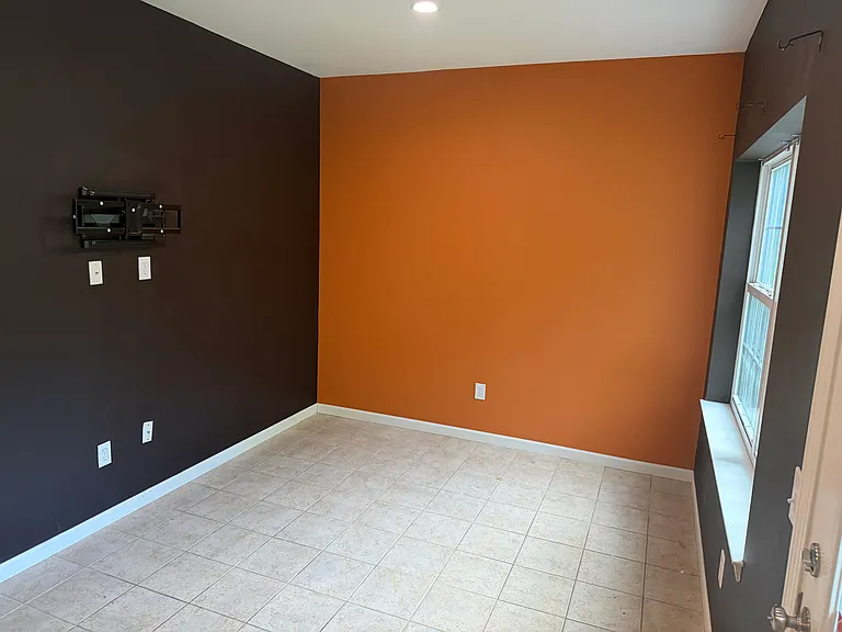 2 Sheridan St #402 — Photo 4