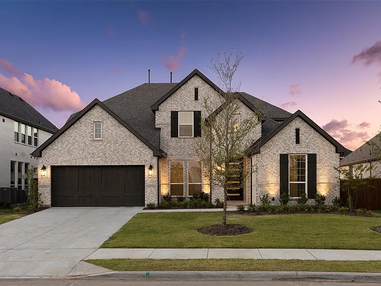 2380 Rainforest Dr — Photo 1