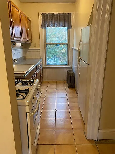 1 bed, 700 sqft, $2,050 — Photo 2