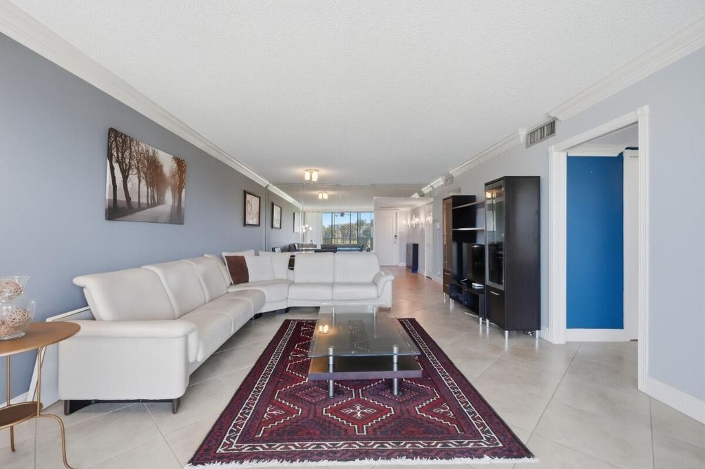 3001 S Palm Aire Drive #206, photo 2