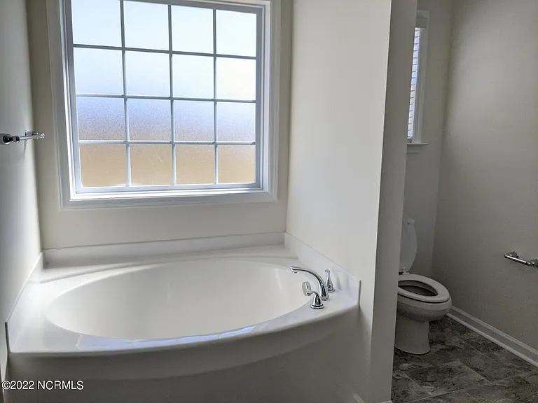 325 Sequoia Dr — Photo 11