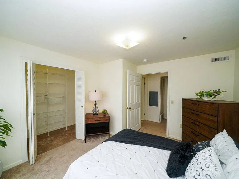 Tracy Creek Apartment Homes — Photo 54