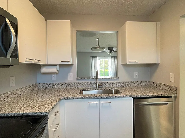 1697 Ridgebury Dr — Photo 9