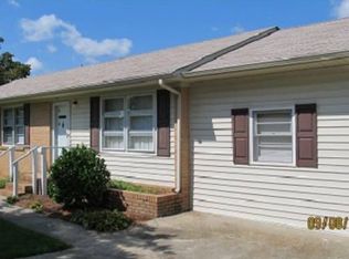 300 Diane Dr, Cheraw, SC 29520