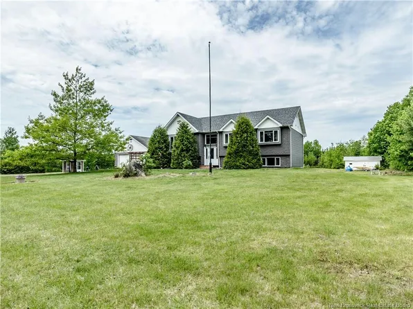310 Johnson St, Acadieville, NB E4Y 1L2