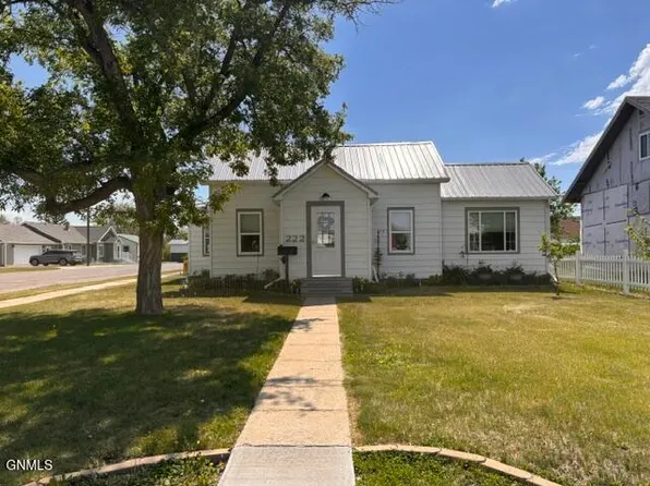 222 S Jackson St, Plentywood, MT 59254