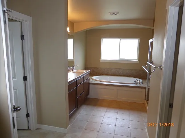 10934 Eastridge Dr NE — Photo 13