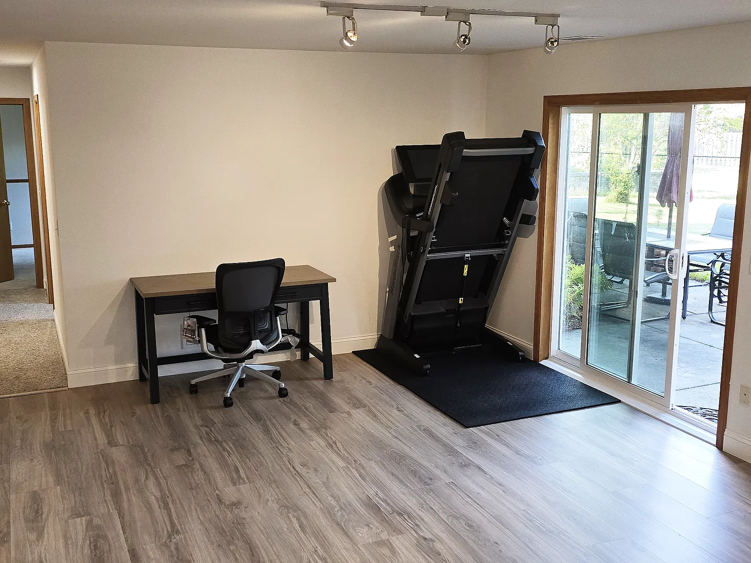 2 bed, 1300 sqft, $2,000 — Photo 3