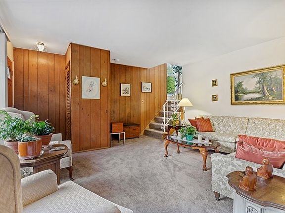 3rd image of 221 Brown Ave #D