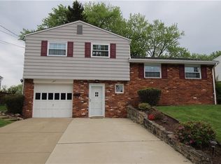 135 Crescent Garden Dr, Pittsburgh, PA 15235
