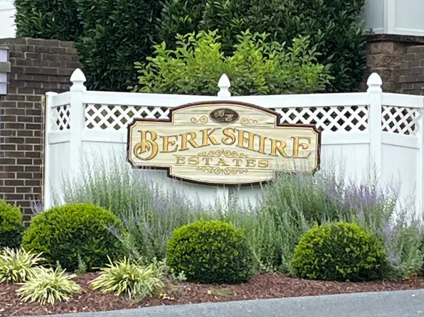 2910 State Hill Rd APT A14, Reading, PA 19610