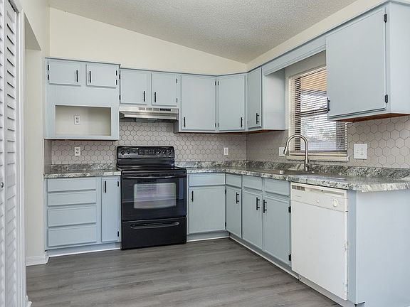 4th image of 2949 Corrigan Dr
