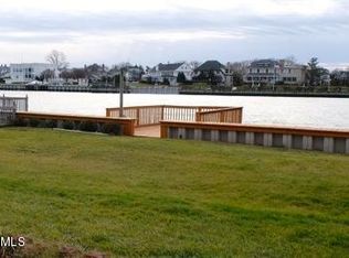 227 Roosevelt Ave, Avon By The Sea, NJ 07717