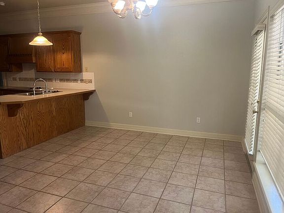 3rd image of 4917 Willow Chase Dr