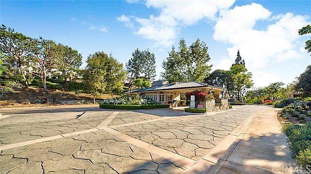 2nd image of 14 Alta Hills Way