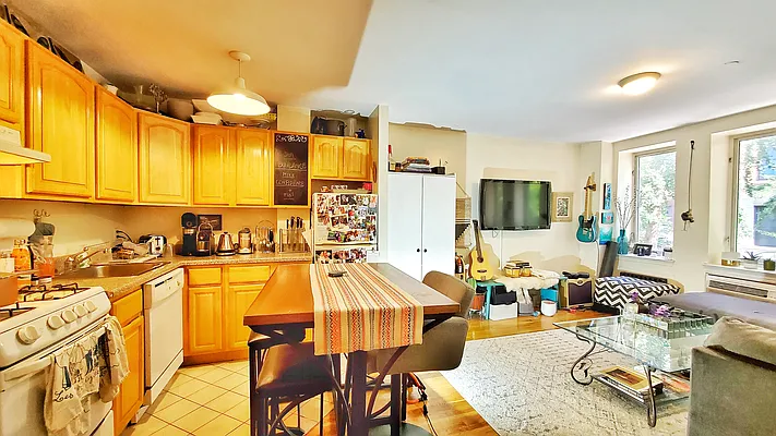 Rented by R New York | media 19