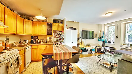 Rented by R New York