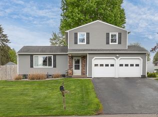 8369 Zenith Dr, Baldwinsville, NY 13027