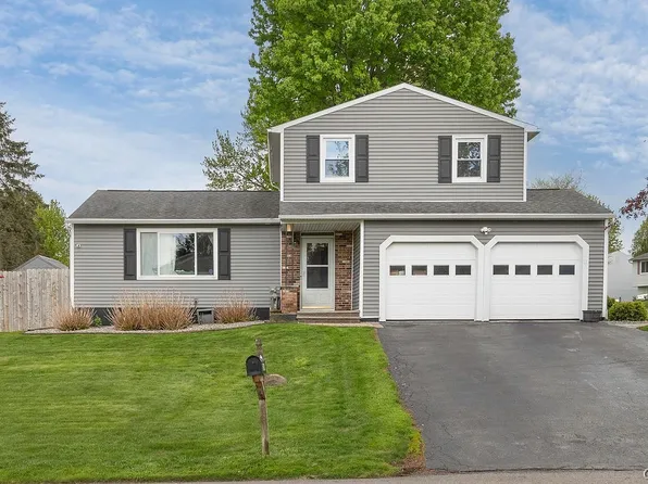 8369 Zenith Dr, Baldwinsville, NY 13027