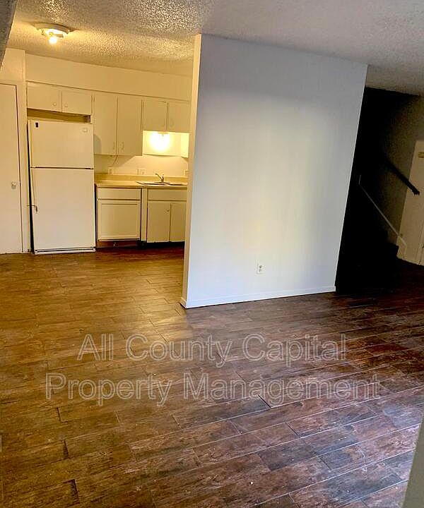 1st image of 2904 Sweeney Ln #C