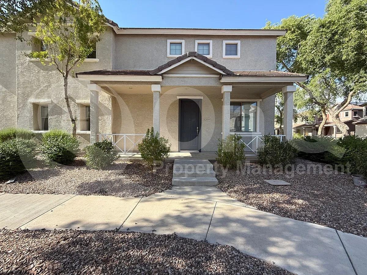 3 bed, 2.5 bath, 1776 sqft, $2,049 — Photo 2
