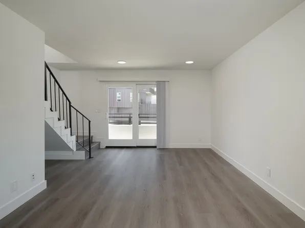 Spacious 2 Bed Townhouses! * Best Koreatown Location * Washer & Dryer * Bidet, 757 S Kingsley Dr #203, Los Angeles, CA 90005