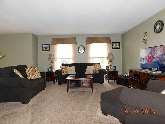 5th image of 49 Frederick Dr