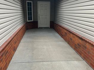 2214 Surfside Dr, Lincoln, NE 68528