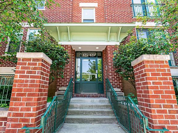 2nd image of 125 E Noble St APT 2