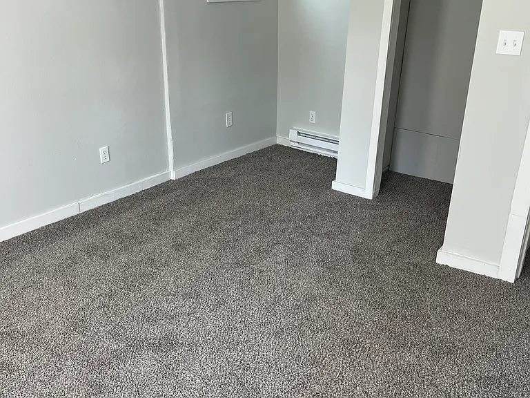 155 W Oneida St — Photo 18