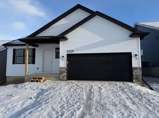 3329 Lincolnshire Rd, Waterloo, IA 50701