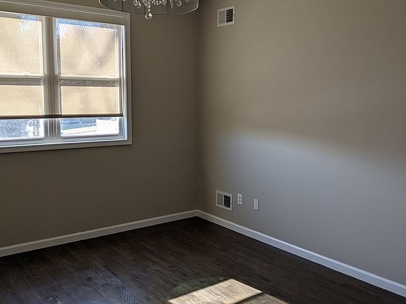 4th image of 26 Smith Ter #1