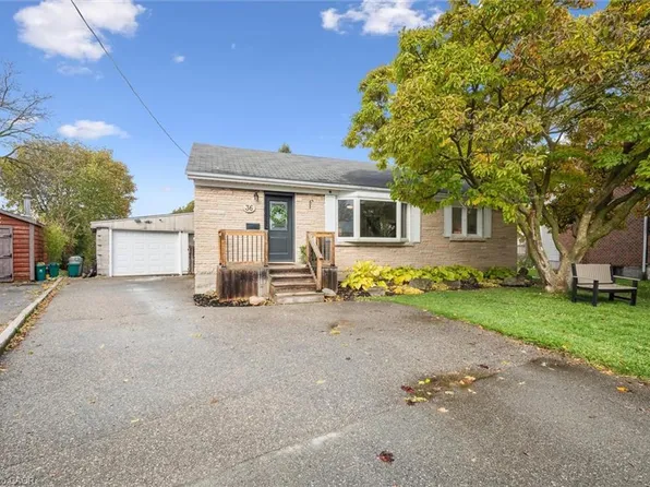 36 Englewood Pl, Kitchener, ON N2H 4S6