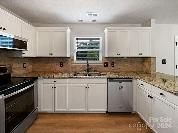 2nd image of 2519 Saluda Dr